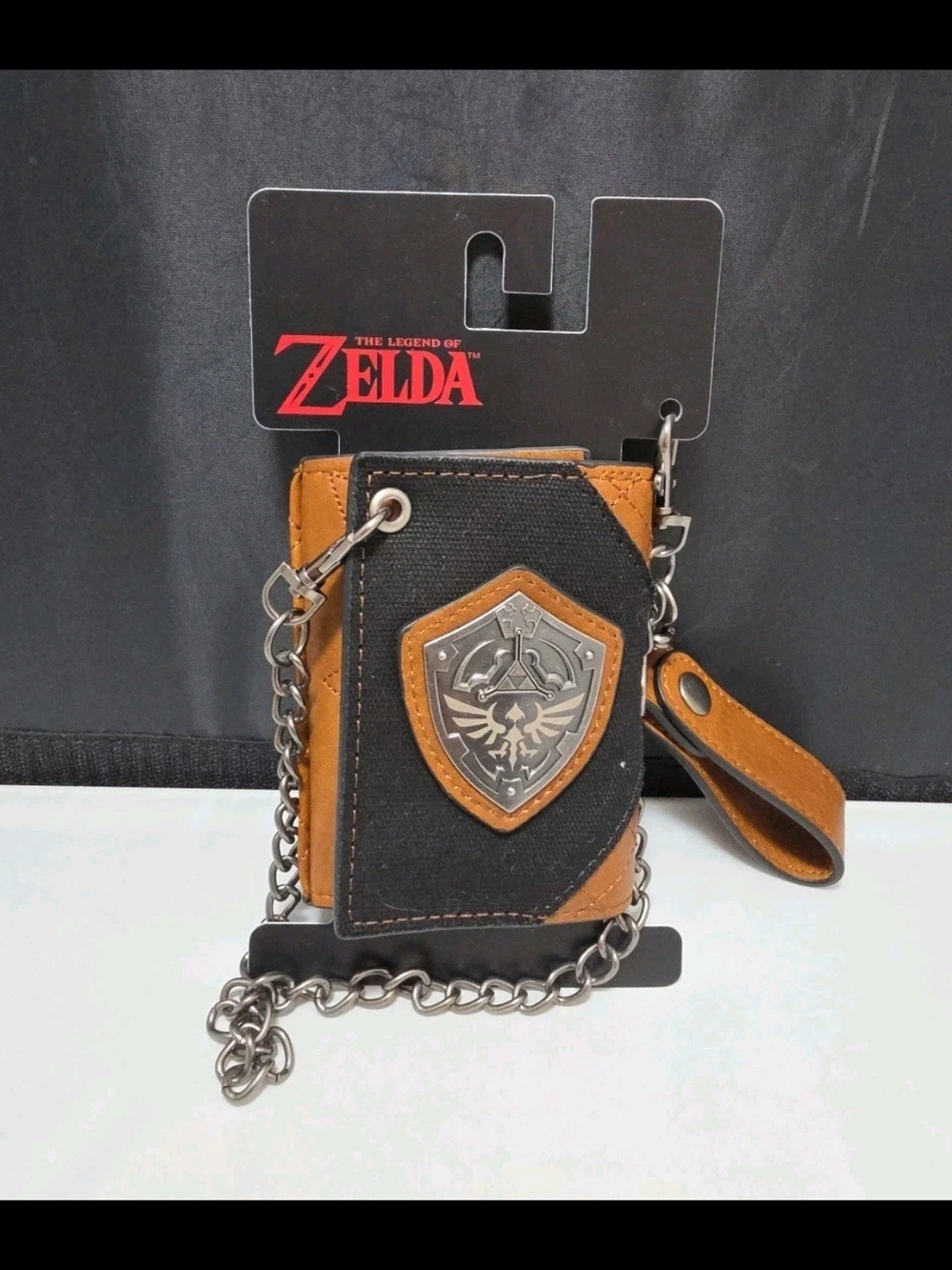 Legend of Zelda Game Hylian Shield Metal Logo Tri-Fold Wallet W/Chain NWT